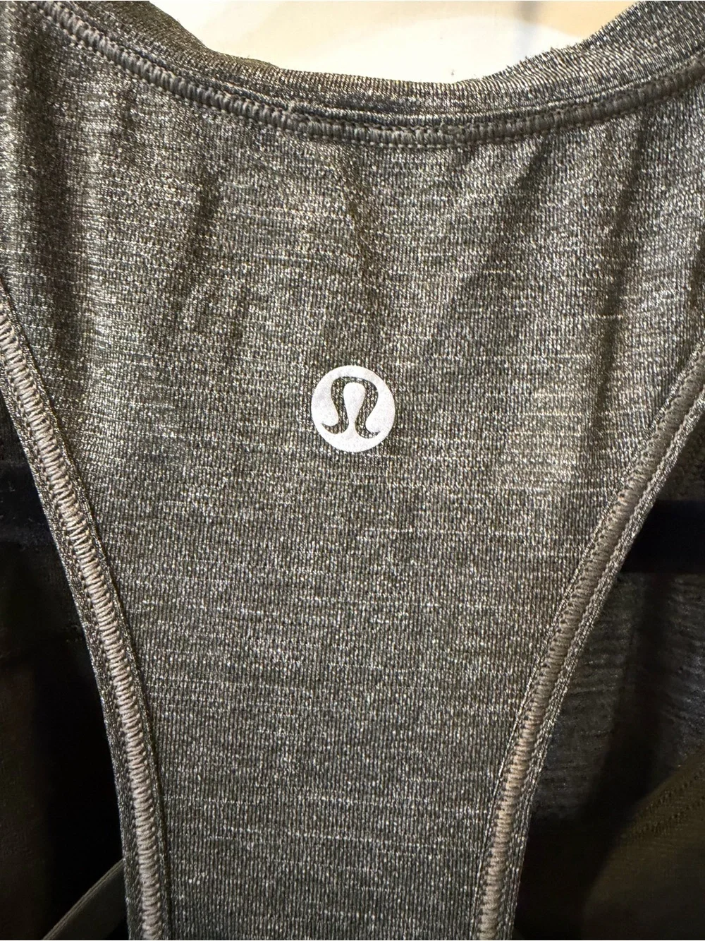 Women’s Lululemon Extra Mile Tank olive green size 6